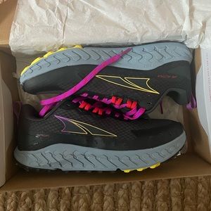 Altra Outroad Women’s Size 8 NIB Dark Gray/Blue